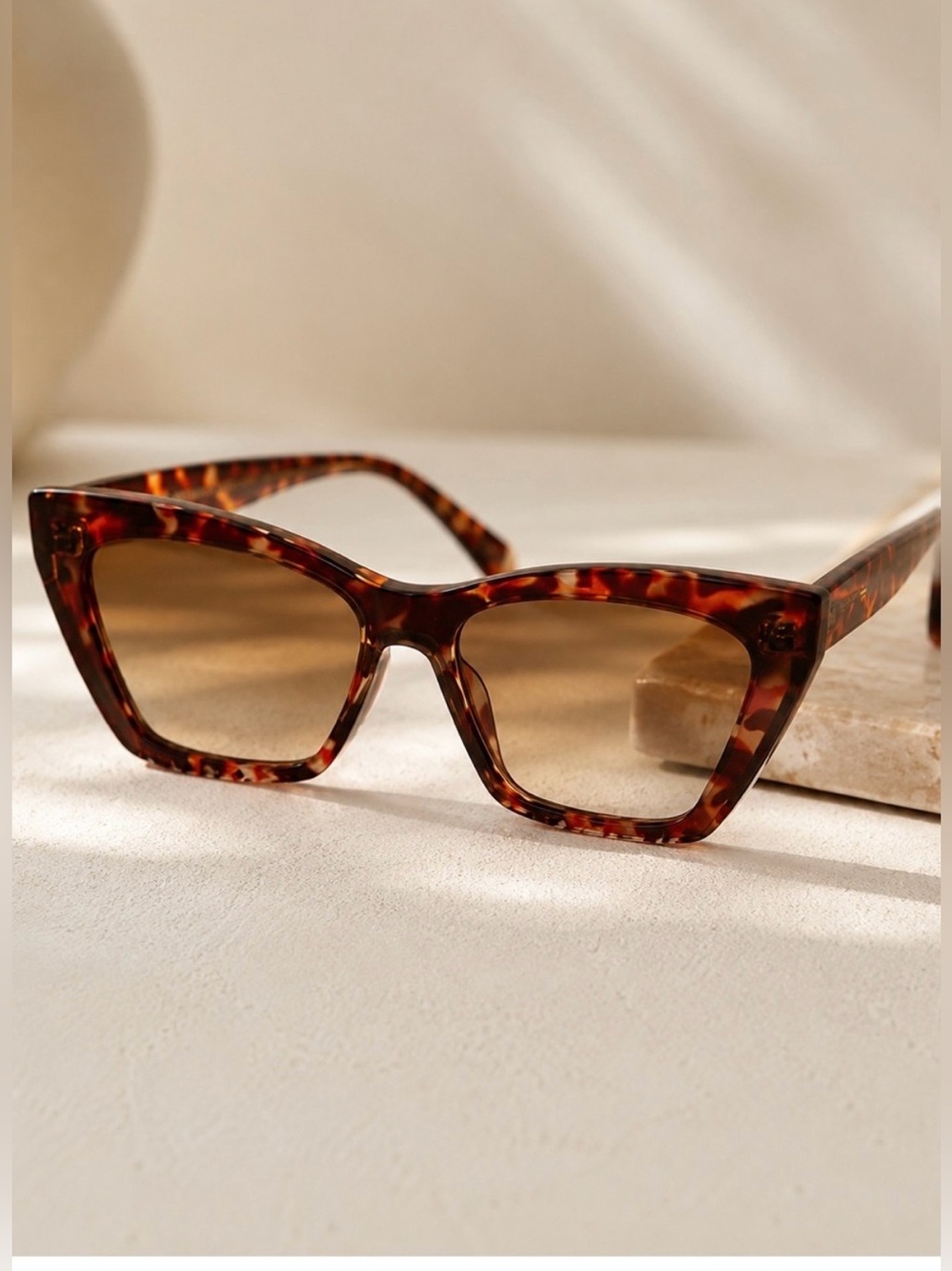 Vince Camuto Oversized Tortoise Cat Eye Sunglasses Brown Gradient